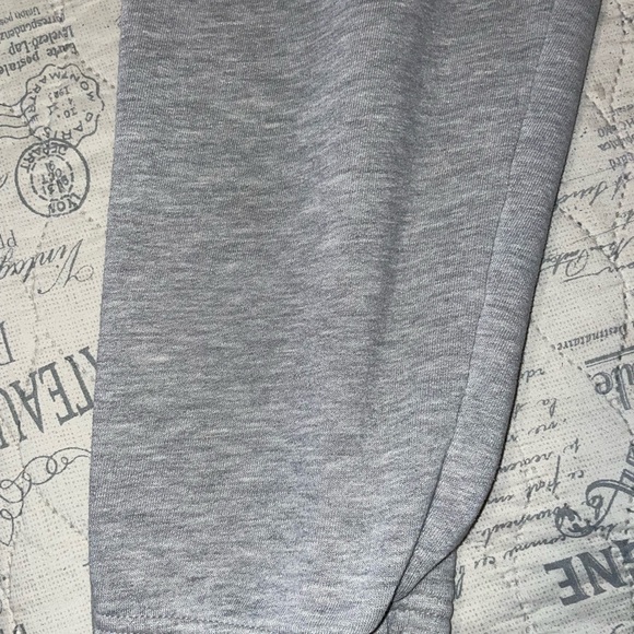 PINK Victoria's Secret Gray Capris with Pink Logo - Picture 5 of 8